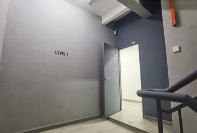 CORNER 1st Floor Shop Lot Ayer Keroh Heights - Ready Partition Room!