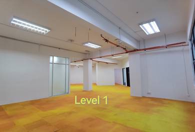CORNER 1st Floor Shop Lot Ayer Keroh Heights - Ready Partition Room!