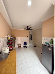 WALKING DISTANCE TO JONKER Ground Floor Town House Kota Laksamana