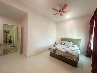 Best Buy !! Fiera Vista, High Floor, 1450sf, 2 Carparks, Pool View