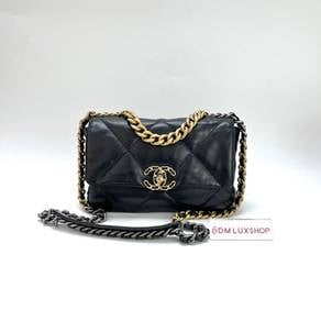 Preloved Chanel 19 Black Small GHW