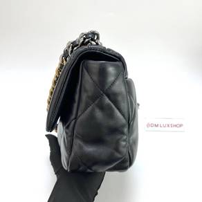Preloved Chanel 19 Black Small GHW