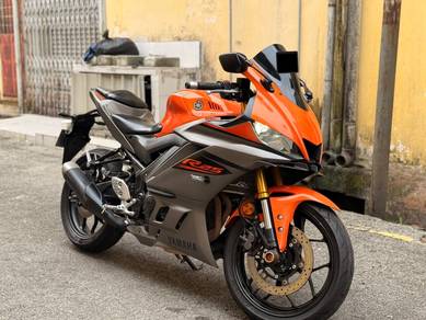 PROMO low km Yamaha R25 v3 R25v3 fulloan siap OTR!