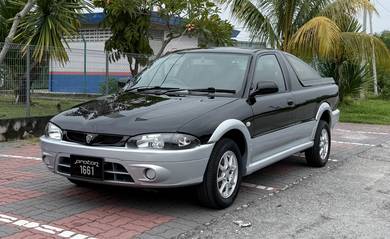 ONE OWNER & RARE 2002/03 Proton Arena FASTBACK (M)