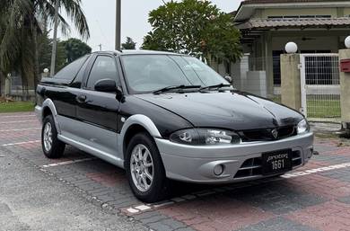 ONE OWNER & RARE 2002/03 Proton Arena FASTBACK (M)