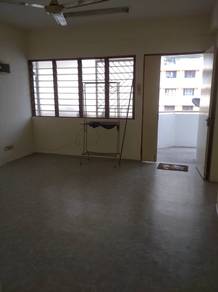 Desa Green Block 5, Jelutong | 3 Bedrooms | 1 Car Park | 