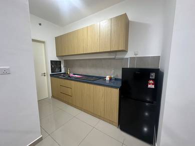 Fully Aircond - 3 Beroosms & Living Hall With Kitchen Cabinet