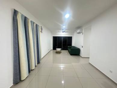 Fully Aircond - 3 Beroosms & Living Hall With Kitchen Cabinet
