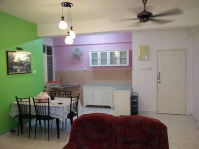 For Rent - 3R/2B Apartment at Pangsapuri Bukit Beruang Utama