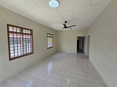 Taman Megah Ria / Jln Dedaru ( Single Storey Semi D ) For Rent