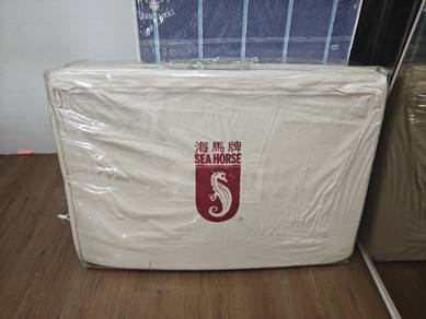 seahorse trifold mattress 