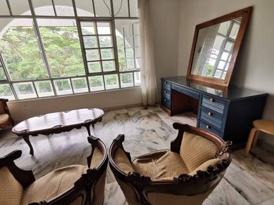 Spacious Room for ladies at Le Chateau 1| Near Mid Valley, Brickfields
