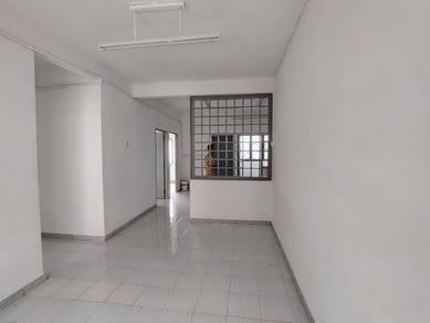 Pangsapuri Cherri Jalan Laksamana Cheng Ho Bandar Hilir