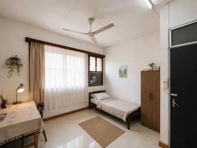 Bilik Sewa besar Taman Likas  – Dekat KPJ, QE2, Servay | Perempuan