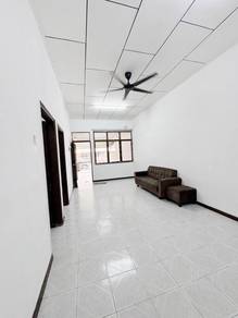 taman daya jalan pinang terrace superlink car porch aircond extended