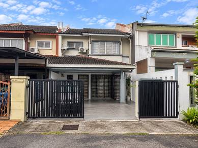 Double Storey Terrace Taman Prima Saujana Kajang Selangor.