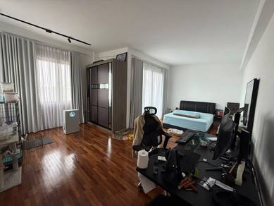 Stapok/ 3 storey semi D/ 10 points/ 5 bedroom/ nice unit