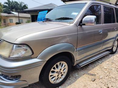 Toyota UNSER 1.8 LGX (M)