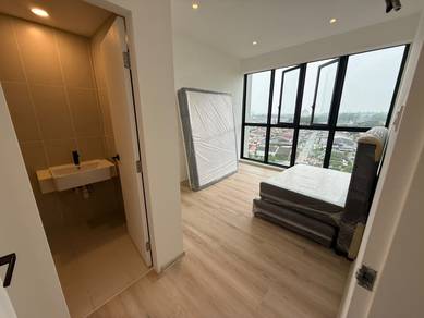 Milano 8/ rare unit/ 2 bedroom/ nice unit/740 sqft
