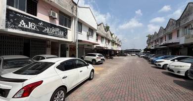 Cheap / Taman Megah Ria @ Jalan Bayan / Masai / 2 Storey Shoplot /