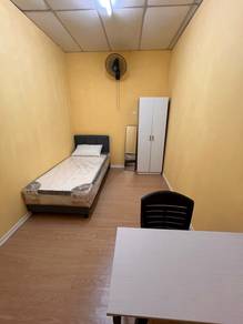 Room-for-rent-Pekan-Nanas-Johor