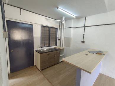 Segar Ria Apartment Segar Leisure Mall Bus to MRT Tmn Mutiara RENT
