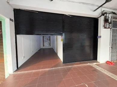 Skudai Taman Universiti Shop Ground Floor