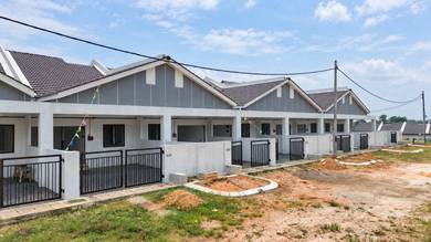 Sri Klebang | Rumah 1 Tkt 4 Bilik | Rumah Menghadap tanah kosong
