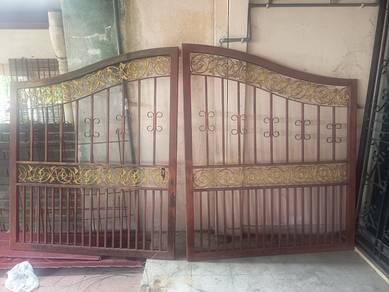 Pintu Pagar Besi Wrought Iron Melengkung / Auto Ga