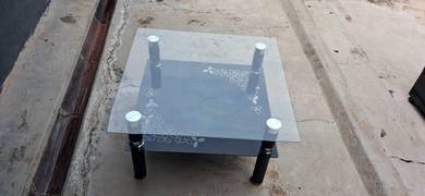 meja kaca