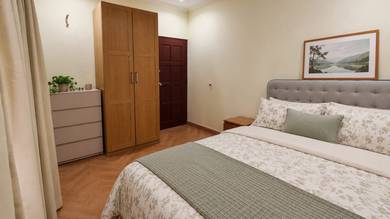 Middle room| 7 Minutes' Walk to Mid Valley | Spacious Semi-D