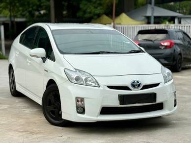 NEW PAINT ⭐Toyota PRIUS 1.8 (HYBRID) FREE WARRANTY