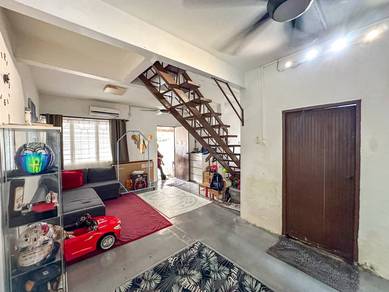 RENOVATED Double Storey Taman Puchong Indah Low Cost