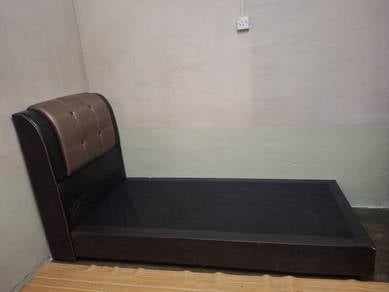 Single bed frame