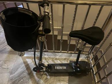 Scooter with seat