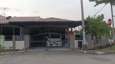 Teres Setingkat Corner Lot Di Desa Manjung Point 2 Untuk Dijual