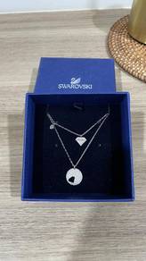 Swarovski with 2 necklaces (ori)