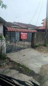 Rumah untuk dijual di Taman Kurnia Jaya Pengkalan Chepa