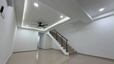 Double Storey Johor Jaya - Fully Renovated