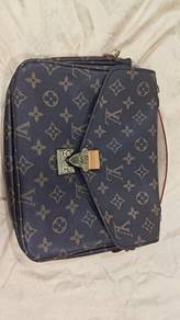 Limited edition vintage 2012