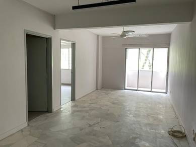 Iris Apartment (Taman Desa)