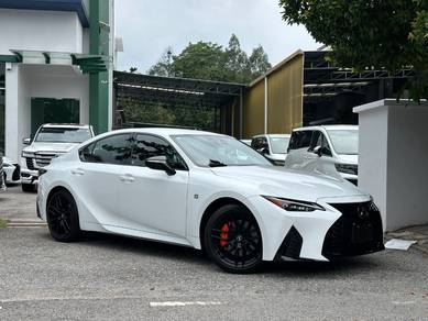 IS 300 2023 Lexus IS300 2.0  F-SPORT MODE BLACK III