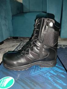 Kasut Operasi Footlink Collab