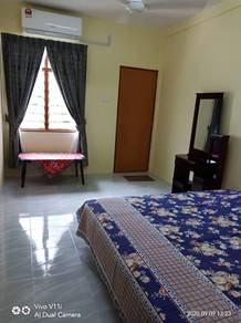 bilik sewa muslimah di kota bharu, ada aircond dan toilet dlm bilik