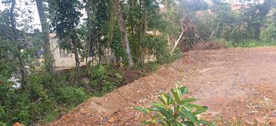 Sepasang Lot Berkembar 570mp Bukit Pak Sabah Dungun