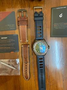 Diver Watch w Gas Release