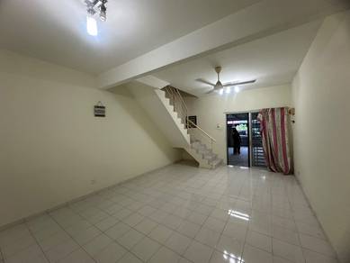 Tmn Lagenda Putra Kulai|2STOREY Medium LowCost|770sqft 3Bed2Bath😍