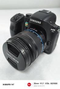 Samsung NX30 Mirrorless Camera with 18-55mm Lens