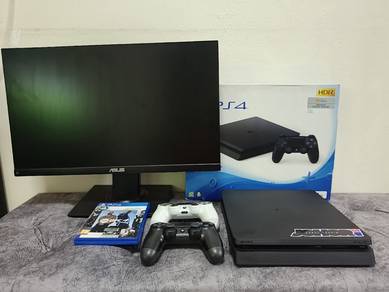 PS4 with gaming monitor