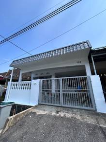 Rumah teres setingkat